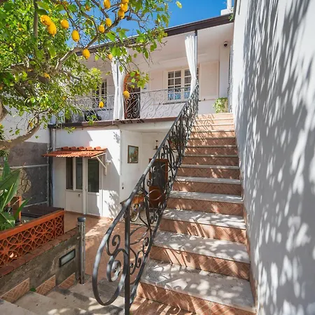 Holiday home A Varca Ra Neve Capri