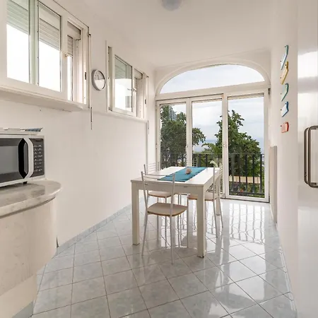 Holiday home A Varca Ra Neve Capri